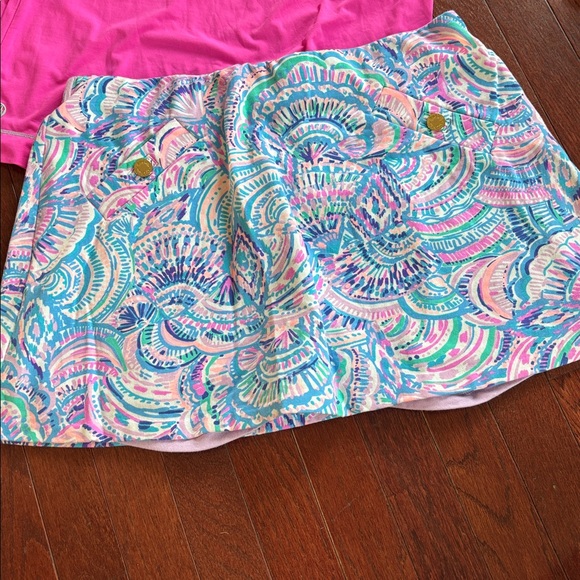 Lilly Pulitzer Pants - Lilly Pulitzer Happy As a Clam Madison Skort w/ Gold Buttons L skirt pickleball
